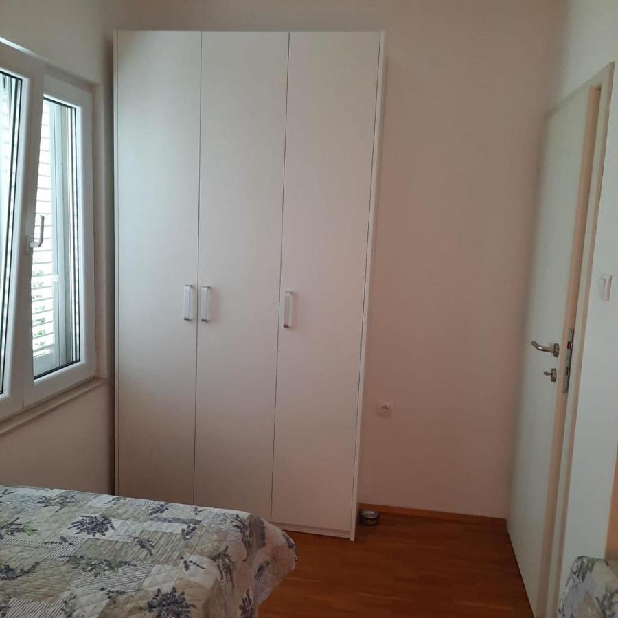Tara'S Apartman Supetar Exteriör bild